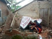 Tak Layak Huni Sejak Lama, Rumah Lansia di Batujaya Roboh Saat Hujan Deras Rumah Roboh Usai Hujan Deras. (AlexaPodcast.ID)