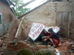 Tak Layak Huni Sejak Lama, Rumah Lansia di Batujaya Roboh Saat Hujan Deras Rumah Roboh Usai Hujan Deras. (AlexaPodcast.ID)