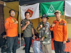 GP Ansor Cikarang Utara Siaga Banjir, Warga Dievakuasi dengan Perahu Karet GP Ansor Cikarang Utara Siaga Banjir. (AlexaPodcast.ID)