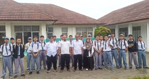 Dari Bangku Sekolah ke Dunia Kerja, SMKN 1 Batujaya Fasilitasi Siswa Kelas 12 Tes Ijon Serap Dunia Industri Siswa SMKN Batujaya Ikuti Tes Ijon BKK. (AlexaPodcast.ID)