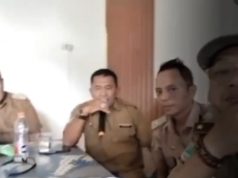 Masih Pakai Seragam, Empat Kades Karawang Diduga Karaoke di Jam Kerja Empat Kepala Desa di Karawang, lagi asik karaoke. (AlexaPodcast.ID)