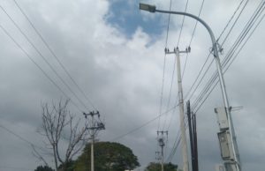 PJU Tak Berfungsi, Pengguna Jalan Resah Melintas di Suranenggala–Panguragan PJU di Jalur Suranenggala–Panguragan. (AlexaPodcast.ID)