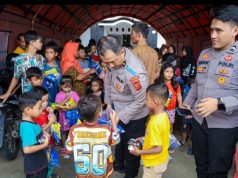 Polri Peduli, Polres Karawang Dampingi Anak-anak Korban Banjir Lewat Trauma Healing Polres Karawang Hadirkan Trauma Healing di Lokasi Banjir. (AlexaPodcast.ID)