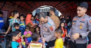 Polri Peduli, Polres Karawang Dampingi Anak-anak Korban Banjir Lewat Trauma Healing Polres Karawang Hadirkan Trauma Healing di Lokasi Banjir. (AlexaPodcast.ID)