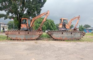 Dugaan Penyalahgunaan Dana Pemeliharaan di Dinas SDABMBK Bekasi, Ratusan Juta Proyek Pemeliharaan Diduga Fiktif Pemeliharaan Alat Besar – Excavator mangkrak. (AlexaPodcast.ID)