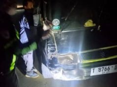 Tabrakan Motor dan Pickup di Batujaya Karawang, Polisi Lakukan Olah TKP Tabrakan Motor–Pickup Terjadi di Batujaya. (AlexaPodcast.ID)