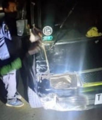 Tabrakan Motor dan Pickup di Batujaya Karawang, Polisi Lakukan Olah TKP Tabrakan Motor–Pickup Terjadi di Batujaya. (AlexaPodcast.ID)