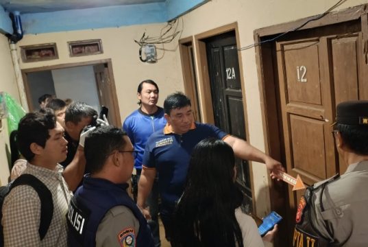 Diduga Usai Cekcok dengan Kekasih, Pria di Telukjambe Timur Ditemukan Gantung Diri Karyawan Swasta Ditemukan Tak Bernyawa di Kamar Kos. (AlexaPodcast.ID)