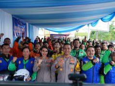 Polres Karawang Gandeng Ojol, Dari Antar Order Kini Siap Antar Korban ke Penanganan Awal Polres Karawang Kumpulkan Ojol untuk Belajar Jadi Penolong Pertama. (AlexaPodcast.ID)