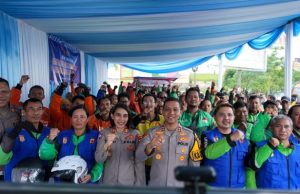 Polres Karawang Gandeng Ojol, Dari Antar Order Kini Siap Antar Korban ke Penanganan Awal Polres Karawang Kumpulkan Ojol untuk Belajar Jadi Penolong Pertama. (AlexaPodcast.ID)