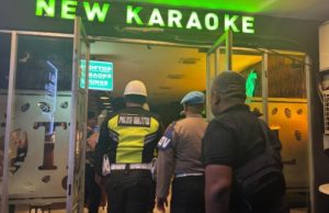 Razia Gabungan di Karawang, Polisi Militer Pastikan Disiplin Prajurit Tetap Terjaga Razia Gabungan di Karawang. (AlexaPodcast.ID)