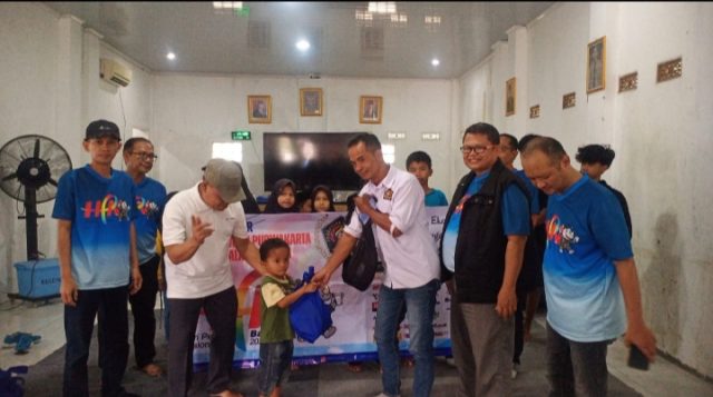 Persatuan Wartawan Indonesia Purwakarta Salurkan Bantuan Sosial. (AlexaPodcast.ID) Persatuan Wartawan Indonesia Purwakarta Salurkan Bantuan Sosial. (AlexaPodcast.ID) 