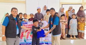 PWI Purwakarta Santuni Anak Yatim di Desa Cimahi Peringati HPN 2026 Hari kedua PWI Purwakarta bagikan Bansos. (AlexaPodcast.ID)