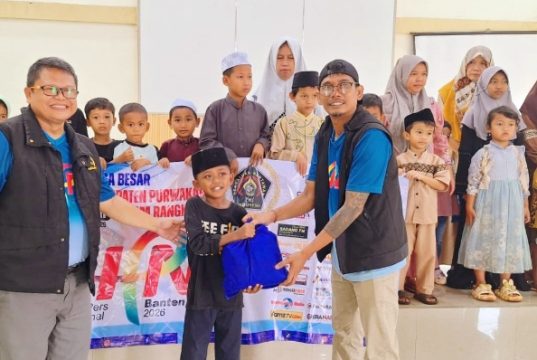 PWI Purwakarta Santuni Anak Yatim di Desa Cimahi Peringati HPN 2026 Hari kedua PWI Purwakarta bagikan Bansos. (AlexaPodcast.ID)