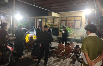 Patroli Dini Hari, Polisi Gagalkan Aksi Perang Sarung di Telukjambe Timur Enam Remaja Diduga Hendak Tawuran Diamankan. (AlexaPodcast.ID)