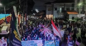 Pawai Obor Meriah, Warga Karawang Wetan Sambut Ramadhan Penuh Kebersamaan Ribuan Warga Karawang Wetan Semarakkan Pawai Obor Sambut Ramadhan 1447 H. (AlexaPodcast.ID)