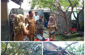 Saat Rumah Tak Lagi Berdiri, Lurah Karawang Wetan Datang Membawa Solusi Rumah Warga Karawang Wetan Roboh, Lurah Nenti Turun Tangan Pastikan Penanganan. (AlexaPodcast.ID)