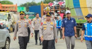 Didampingi Kapolres Karawang, Kapolda Jabar Cek Jalur Fungsional Japek II Selatan Kapolda Jabar Pastikan Kesiapan Jalur Japek II Selatan. (AlexaPodcast.ID)