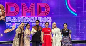 Dari Dapur ke Panggung Dangdut, IRT Asal Kutawaluya Lolos Ajang TV Nasional Putri Purnamasari Wakili Karawang di Dangdut Mania Dadakan. (AlexaPodcast.ID)