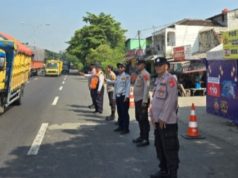 Antisipasi Lonjakan Mudik, 24 Personel Polres Karawang Siaga di Pos Pam Tanjung Pura Pos Pam Tanjung Pura Jadi Titik Krusial Mudik. (AlexaPodcast.ID)