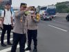 Kapolres Karawang Turun Tangan Urai Kepadatan di KM 57 Tol Japek Sigap di Lapangan, Kapolres Karawang Berhasil Normalkan Arus di KM 57. (AlexaPodcast.ID)