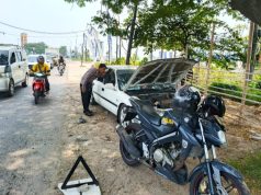 Sigap Layani Pemudik Mogok, Bukti Kepedulian Polres Karawang Pemudik Mogok Dapat Pendampingan Polisi. (AlexaPodcast.ID)