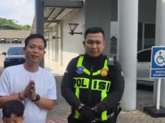 Aksi Sigap Polisi, Balita Kejang Dikawal Tembus Macet Tol Karawang Timur Polisi Jadi Penyelamat Balita Kejang di Karawang. (AlexaPodcast.ID)