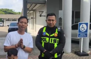 Aksi Sigap Polisi, Balita Kejang Dikawal Tembus Macet Tol Karawang Timur Polisi Jadi Penyelamat Balita Kejang di Karawang. (AlexaPodcast.ID)
