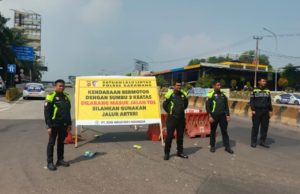 Long Weekend, Satlantas Karawang Fokus Urai Kemacetan di Jam Sibuk Polisi Siaga di Jalan, Arus Lalu Lintas Karawang Dijaga Tetap Lancar. (AlexaPodcast.ID)
