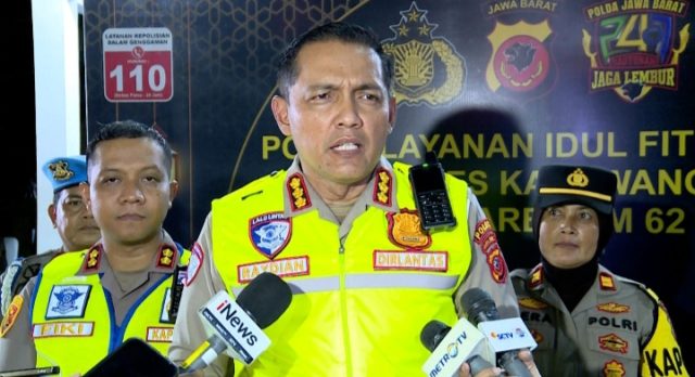 Dirlantas Polda Jabar, Kombes Pol. Raydian Kokrosono. (AlexaPodcast.ID) Dirlantas Polda Jabar, Kombes Pol. Raydian Kokrosono. (AlexaPodcast.ID)