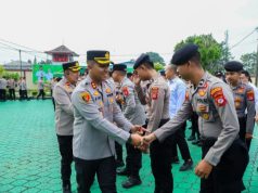 Kebersamaan Usai Lebaran, Polres Karawang Gelar Apel dan Halal Bihalal Kapolres Karawang Pimpin Apel dan Halal Bihalal. (AlexaPodcast.ID)