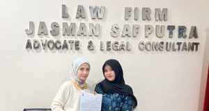 Kuasa Hukum AS Siapkan Serangan Balik, Tudingan Penghinaan Advokat Dinilai Salah Alamat Dituding Hina Advokat, Kuasa Hukum AS Ungkap Dugaan Manipulasi Surat Kuasa (AlexaPodcast.ID)