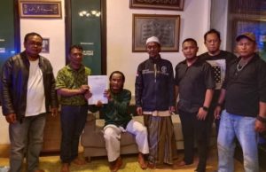 Video Viral Tirtajaya Disorot, Kuasa Hukum Ustad AP Tegaskan Hapus Konten Fitnah atau Hadapi Langkah Hukum Eigen Justisi: Hapus Konten Fitnah atau Hadapi Langkah Hukum. (AlexaPodcast.ID)