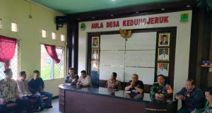 Puluhan Warga Kedungjeruk Audiensi, Soroti Transparansi Dana Desa Audiensi Warga Kedungjeruk, Dana Desa Jadi Sorotan. (AlexaPodcast.ID)