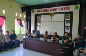 Puluhan Warga Kedungjeruk Audiensi, Soroti Transparansi Dana Desa Audiensi Warga Kedungjeruk, Dana Desa Jadi Sorotan. (AlexaPodcast.ID)