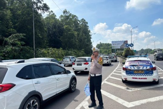 Long Weekend Paskah 2026, Polres Karawang Kerahkan 174 Personel di Titik Strategis Polres Karawang Terapkan Pengamanan dan Contraflow. (AlexaPodcast.ID) 