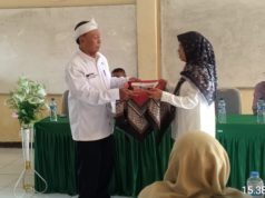 Estafet Kepemimpinan SMAN 1 Batujaya Resmi Berpindah Yosi Marlina Siap Lanjutkan dan Kembangkan Program SMAN 1 Batujaya. (AlexaPodcast.ID)