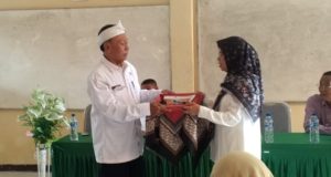 Estafet Kepemimpinan SMAN 1 Batujaya Resmi Berpindah Yosi Marlina Siap Lanjutkan dan Kembangkan Program SMAN 1 Batujaya. (AlexaPodcast.ID)