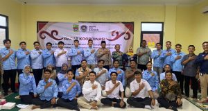 Polsek Babelan Kumpulkan Muspika dan Pengelola SPPG, Fokus Keamanan Pangan Rakor dan Halal Bihalal, Polsek Babelan Perkuat Sinergi Program SPPG. (AlexaPodcast.ID)