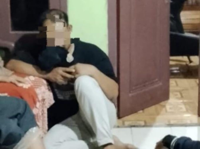 Kasus Asusila di Lingkungan Sekolah, Oknum Guru SMK di Batujaya Diamankan Polisi Oknum Guru di Karawang Diduga Lakukan Tindakan Asusila. ,(AlexaPodcast.ID)
