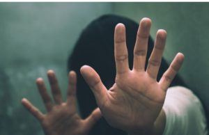 Oknum Guru SMKS di Batujaya Diduga Cabuli Siswi, Terungkap Usai Dipergoki Keluarga Gambar ilustrasi: Dugaan Asusila Guru SMK Karawang. (AlexaPodcast.ID)