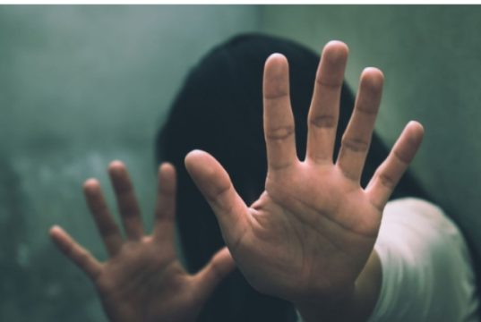 Oknum Guru SMKS di Batujaya Diduga Cabuli Siswi, Terungkap Usai Dipergoki Keluarga Gambar ilustrasi: Dugaan Asusila Guru SMK Karawang. (AlexaPodcast.ID)