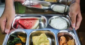 SLHS Jadi Syarat Mutlak, Banyak Dapur MBG di Karawang Diduga Abaikan Aturan Ilustrasi: Program Makan Bergizi Gratis di Karawang Terkendala Sertifikat Sanitasi. (AlexaPodcast.ID)