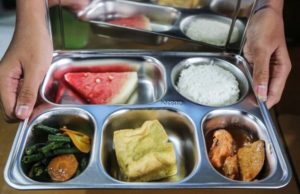 SLHS Jadi Syarat Mutlak, Banyak Dapur MBG di Karawang Diduga Abaikan Aturan Ilustrasi: Program Makan Bergizi Gratis di Karawang Terkendala Sertifikat Sanitasi. (AlexaPodcast.ID)