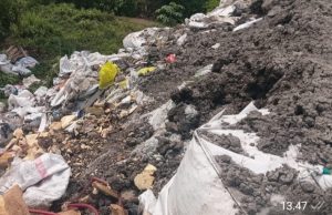 Ancaman Pencemaran Lingkungan, Dugaan Limbah B3 Ditemukan di Lahan Terbuka Karawang Lahan Diduga Timbun Limbah Industri di Telukjambe Timur. (AlexaPodcast.ID)