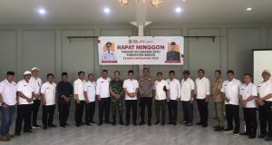 Sinergi Tiga Pilar, Kapolsek Setu Hadiri Rapat Minggon Kecamatan Kapolsek Setu Dorong Sinergitas dalam Rapat Minggon Kecamatan. (AlexaPodcast.ID)