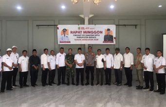 Sinergi Tiga Pilar, Kapolsek Setu Hadiri Rapat Minggon Kecamatan Kapolsek Setu Dorong Sinergitas dalam Rapat Minggon Kecamatan. (AlexaPodcast.ID)