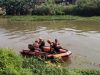 Melarikan Diri Usai Diduga Curi Motor, Pelaku Tenggelam di Saluran Irigasi CKM Karawang Tim gabungan dari BPBD Karawang, upaya pencarian korban tenggelam. (AlexaPodcast.ID)
