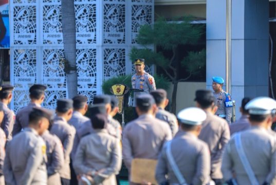 Jelang May Day 2026, Kapolres Karawang Tekankan Pengamanan Maksimal dan Disiplin Personel Apel Pagi Polres Karawang: Fokus Pengamanan Buruh Jelang May Day. (AlexaPodcast.ID)