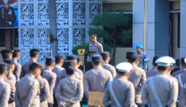 Apel Pagi Polres Karawang: Fokus Pengamanan Buruh Jelang May Day. (AlexaPodcast.ID)